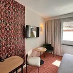 Logis L'ours De ホテル 3*
