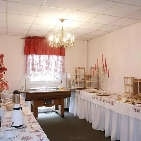 Отель Logis L'ours De