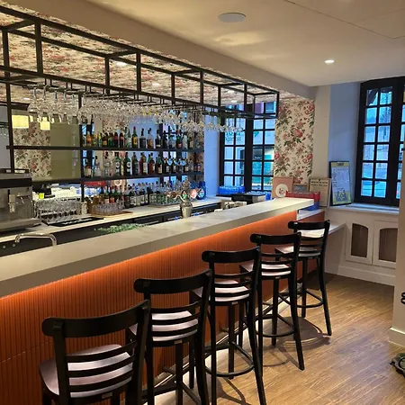 Hotell Logis Hotel L'Ours De Mutzig 3*