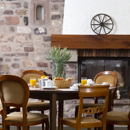Hotell Logis Hotel L'Ours De Mutzig Mutzig