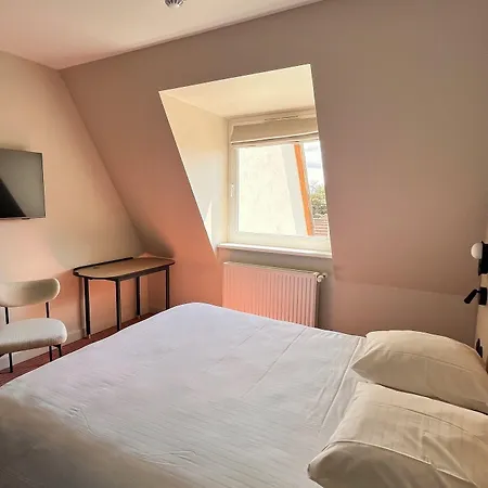 Отель Logis L'ours De 3*