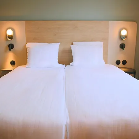 Отель Logis L'ours De