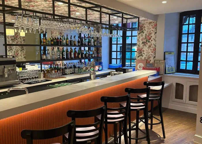 Hotel Restaurant L'ours De 3*