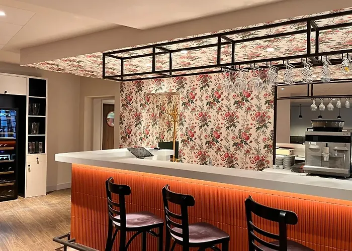 Hotel Restaurant L'ours De 3*